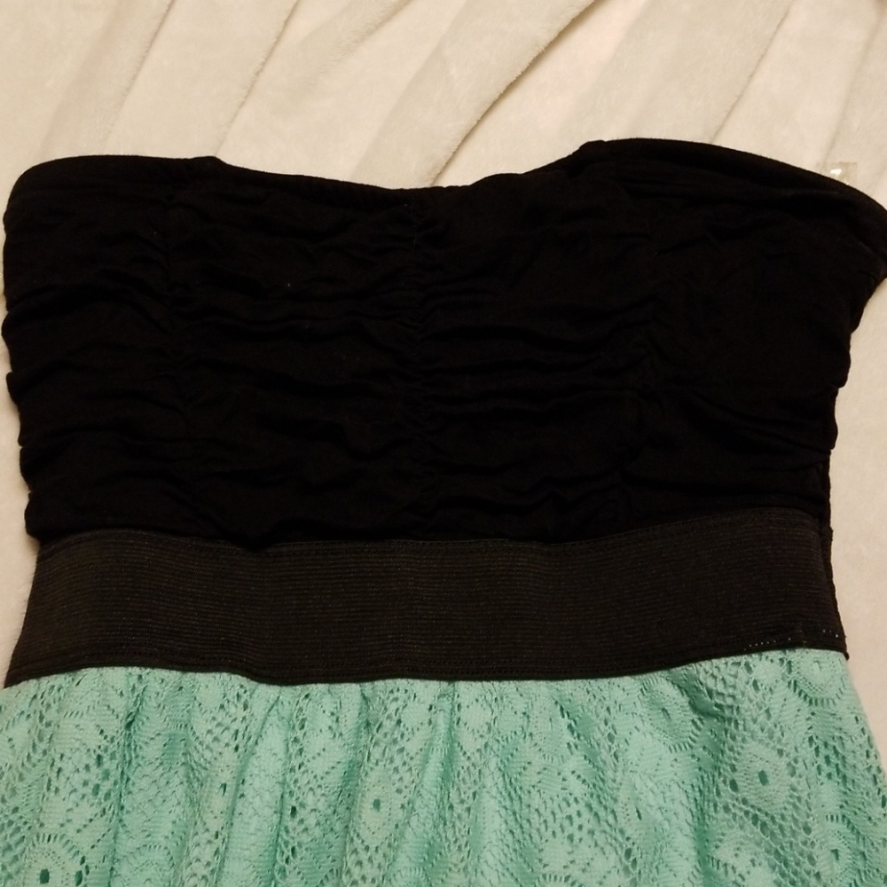 Dress - Picture 4 of 4